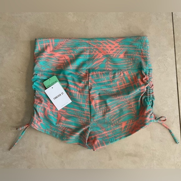 Forever 21 High-Rise Biker Short - Picture 6 of 9